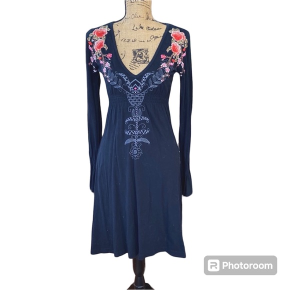 Johnny Was Embroidered v-neck dress - Picture 1 of 6